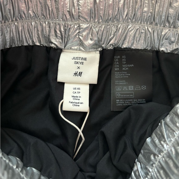 H&M silver skirt - Picture 2 of 3